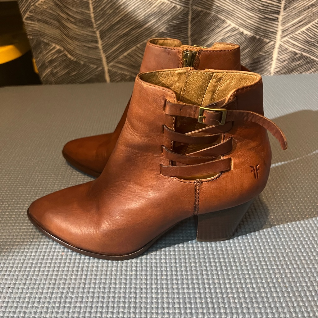 Beautiful Brown Leather Frye Booties